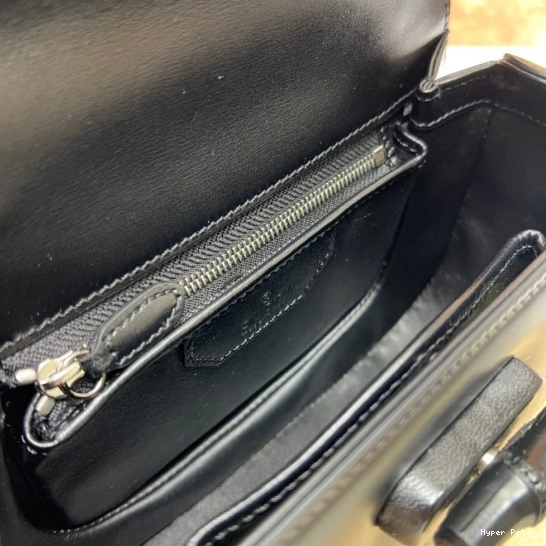 Hyperpeter with handle Small Gucci bag Bamboo top 0712
